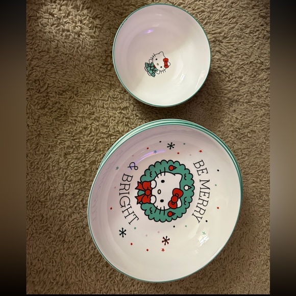Hello Kitty Christmas Bowls and travel cups! - Picture 1 of 6